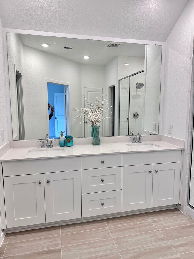 Building Photo - 13802 Windward Mist Dr