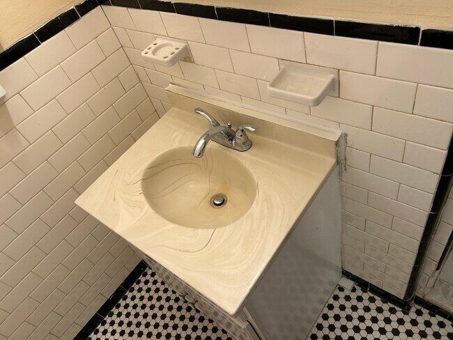 Building Photo - 52 Baltic Ave