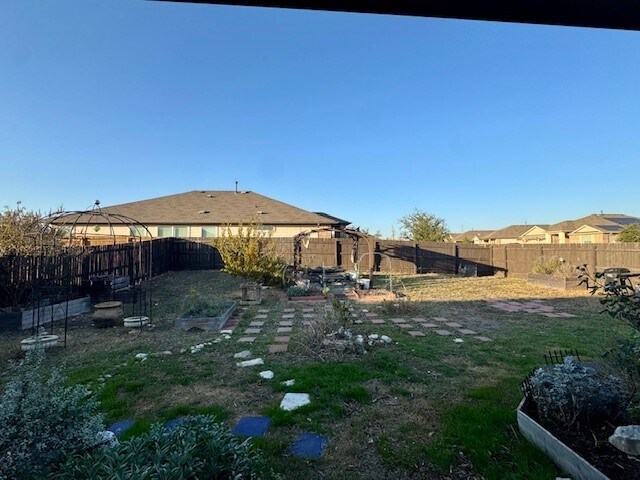 Building Photo - 407 Marimoor Dr