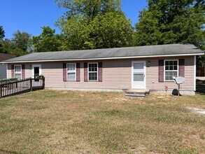 Building Photo - Two bedroom Two bathroom Duplex