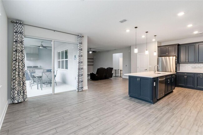 Building Photo - 4067 Meandering Bay Dr