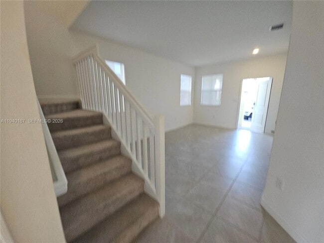 Building Photo - 2530 SE 29th St