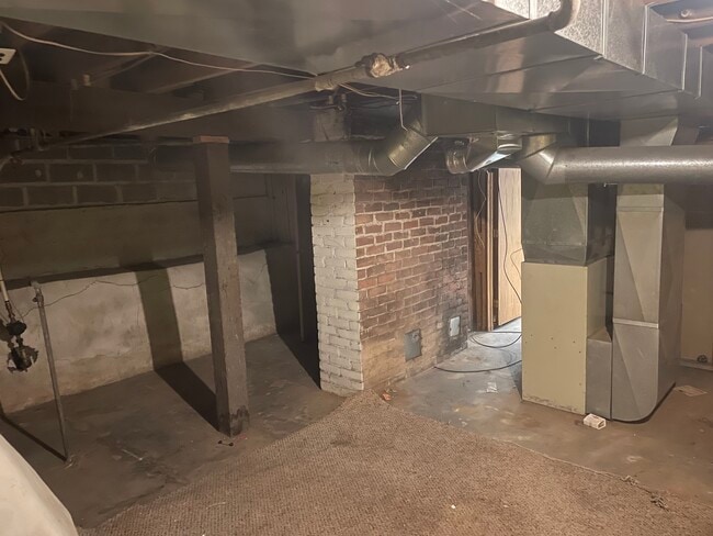 Building Photo - 610 Pine St