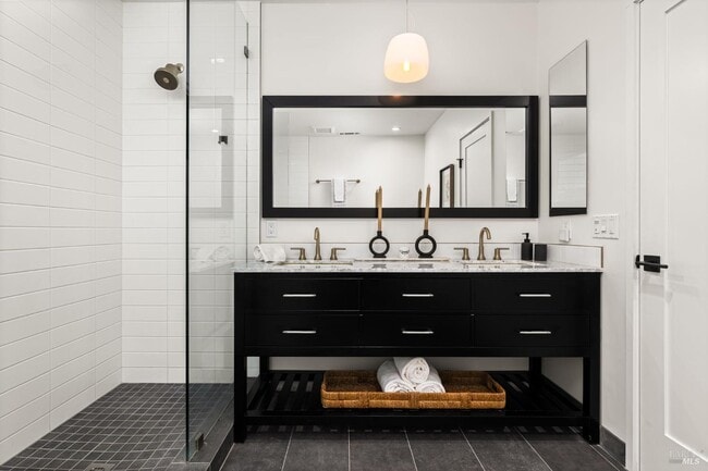 Building Photo - 987 Mark West Springs Rd