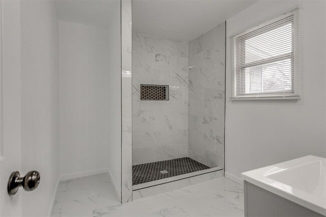 Building Photo - 1617 NW 31st St