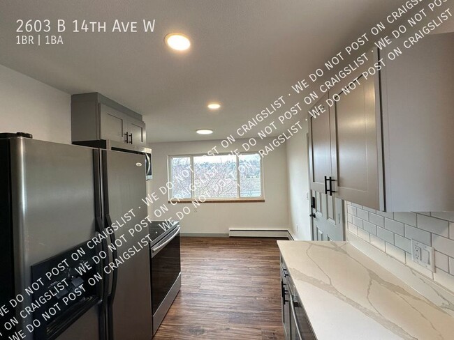 Building Photo - Queen Anne large Renovated 1Bedroom