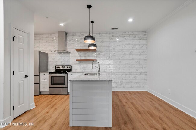 Building Photo - 230 Colima Ct