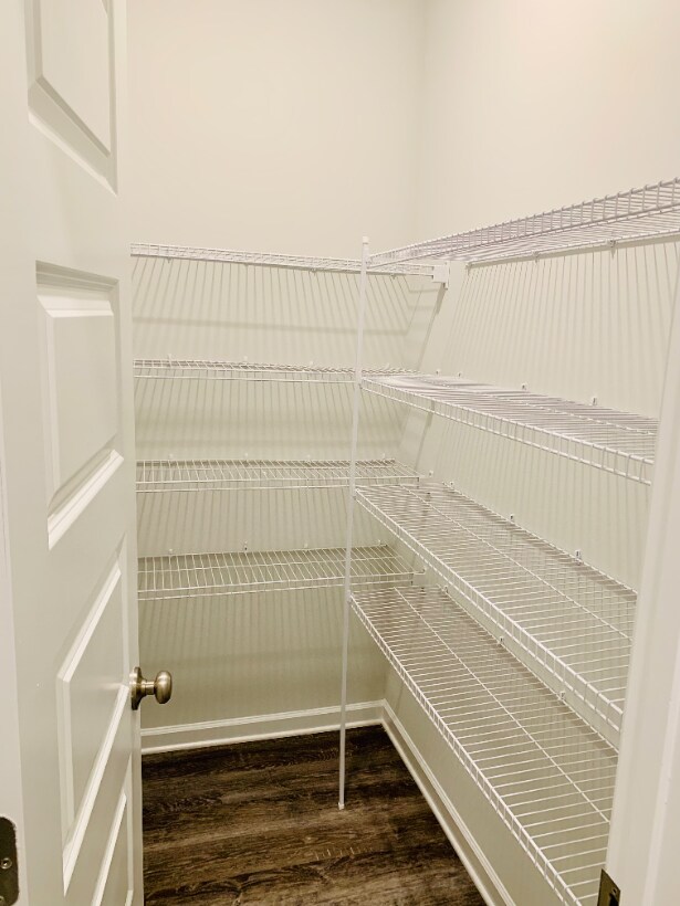 Building Photo - "Spacious 3-Bedroom Haven with 2.5 Baths i...