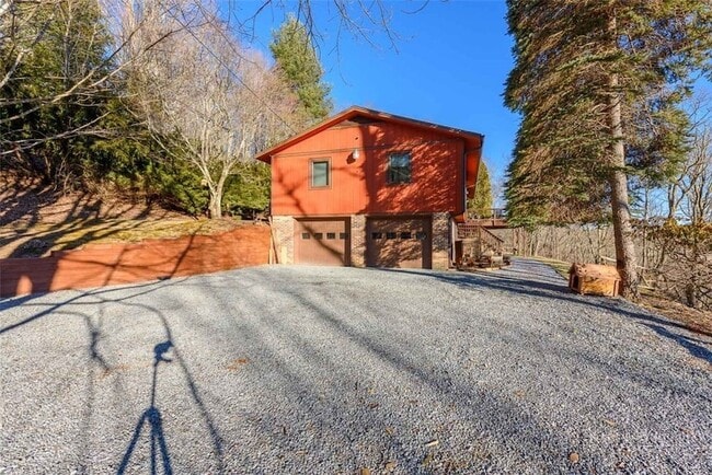 Building Photo - 1776 Beech Mountain Pkwy