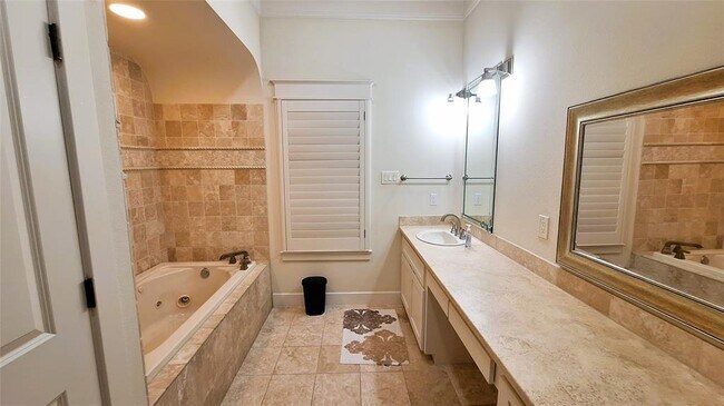 Building Photo - 130 Squires Dr