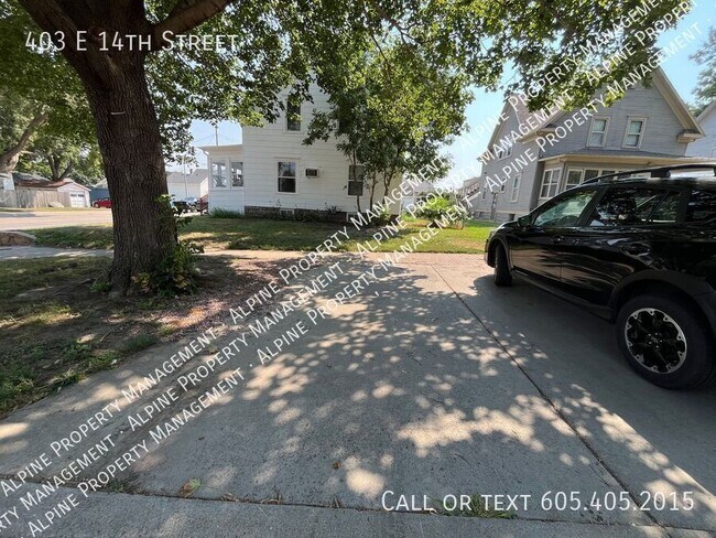 Building Photo - 403 E 14th St