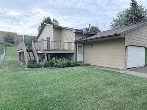Building Photo - Versatile Oakdale Home Featuring 2 Kitchens, Sun Deck & Mother-in-Law Suite!