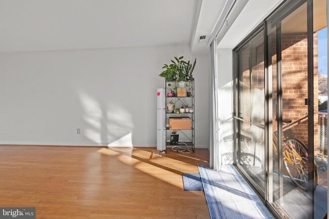 Building Photo - 1931 N Cleveland St