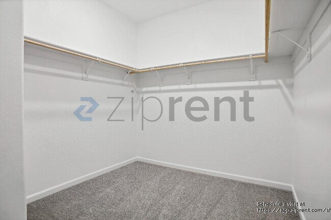 Building Photo - 15474 Hedges Dr