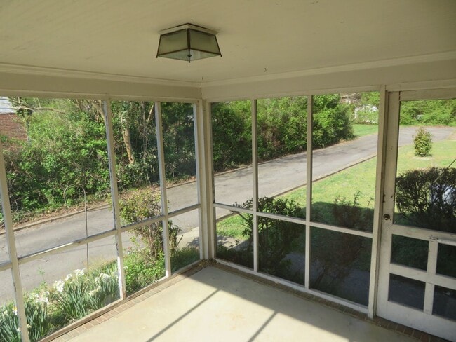 Building Photo - Meadowbrook Estates