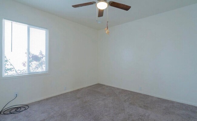 Building Photo - Remodeled 3 bed 2 bath home in Coolidge!