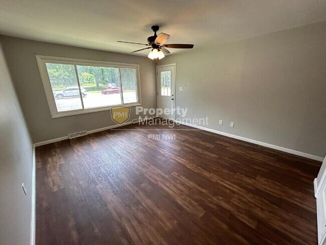 Building Photo - 3010-3012 Willowcreek Rd