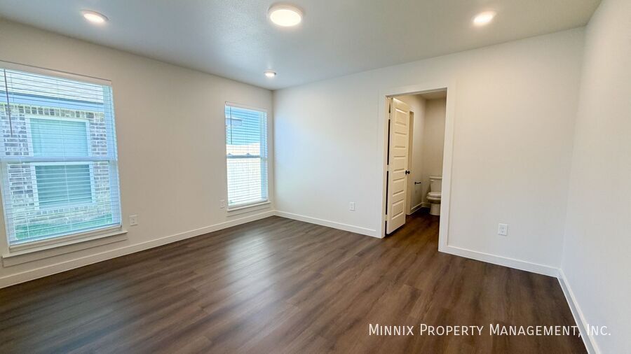 Building Photo - 2304 Corpus Ave