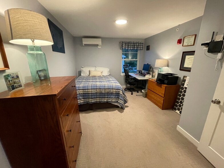 Building Photo - 35 Mill Commons Dr