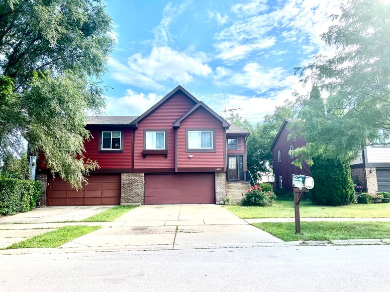 Primary Photo - 1420 Chippewa Trl