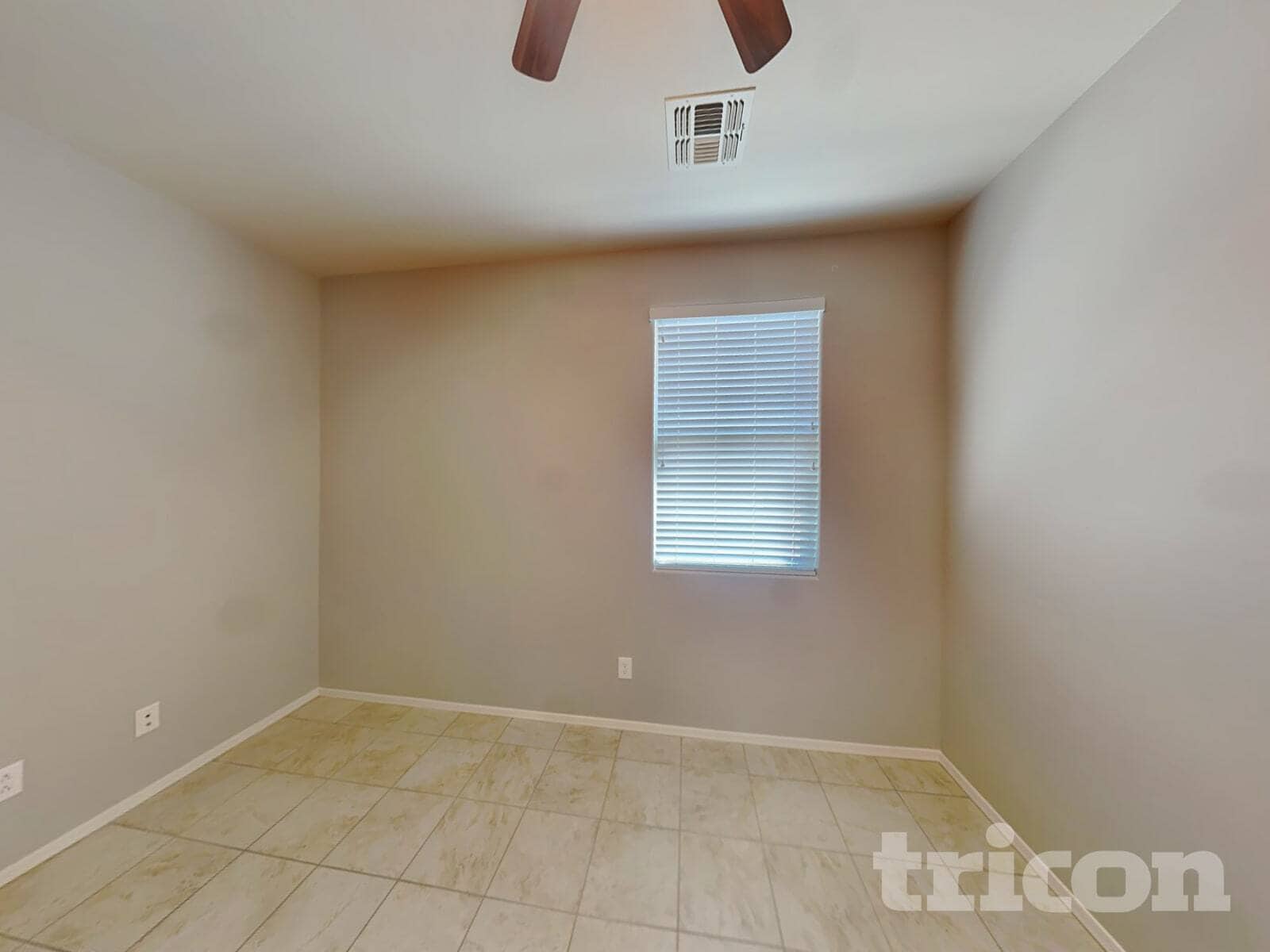 Building Photo - 41038 W Portis Dr