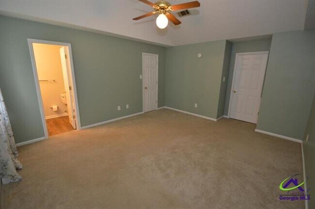 Building Photo - 309 Northlake Dr