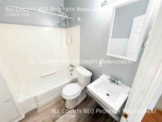 Building Photo - 3003 Portman Ave