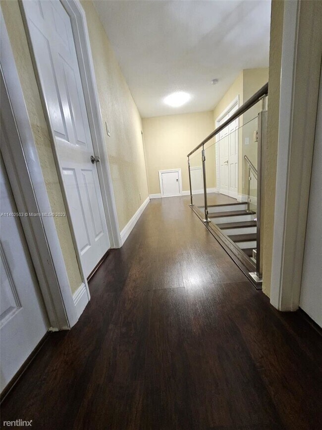 Building Photo - 4 br, 3 bath House - 2000 NW 69th Ter