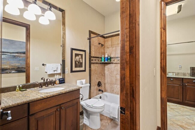 Building Photo - 1922 N Pebble Beach Dr