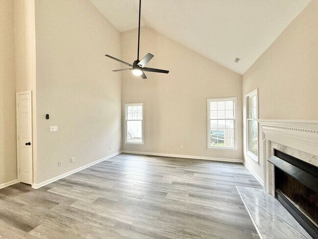 Building Photo - 707 Clay Hill Dr