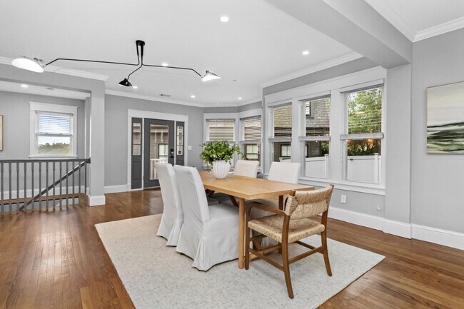 Building Photo - 16 Lingard St
