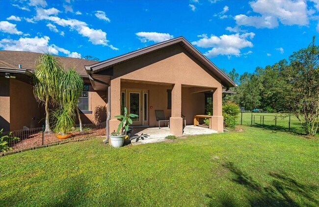 Building Photo - 3135 NE 49th St