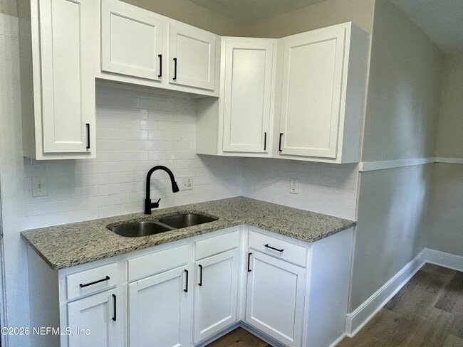 Building Photo - 1556 Dancy St