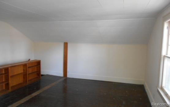 Building Photo - 735 N Main St