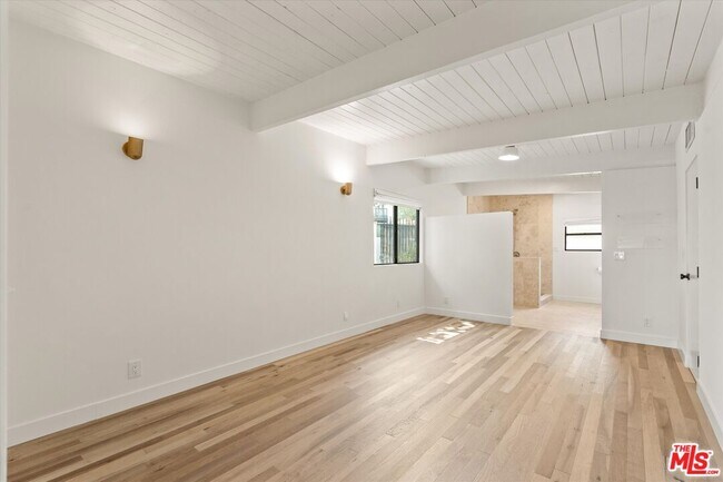 Building Photo - 4950 Marmol Dr