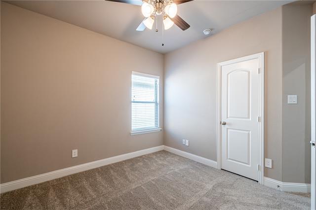 Building Photo - 604 Sycamore Dr