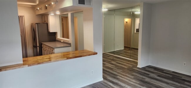 Building Photo - 11550 Chimney Rock Rd