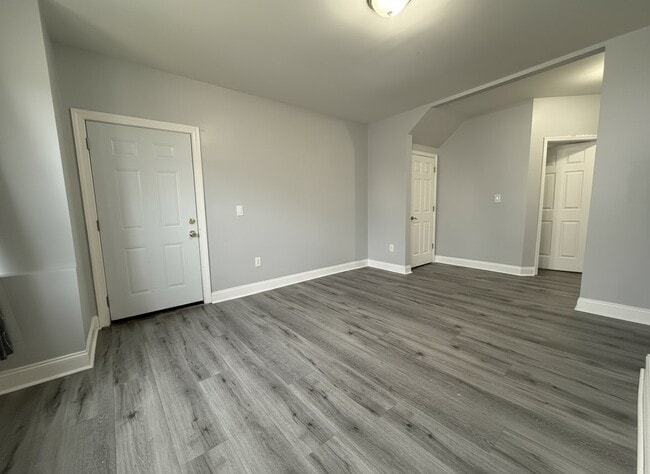 Building Photo - 4632 Old York Rd