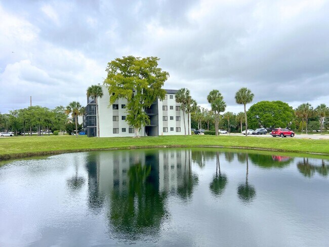 Building Photo - 3700 N Pine Island Rd