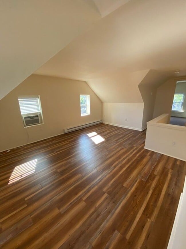 Building Photo - Three Bedroom in West Bethlehem