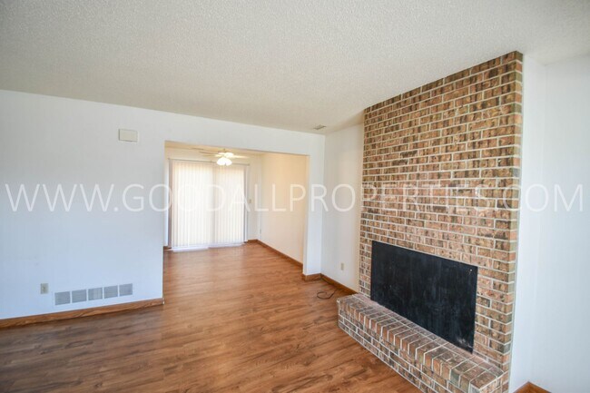 Building Photo - MOVE IN SPECIAL! $200 off your first month...