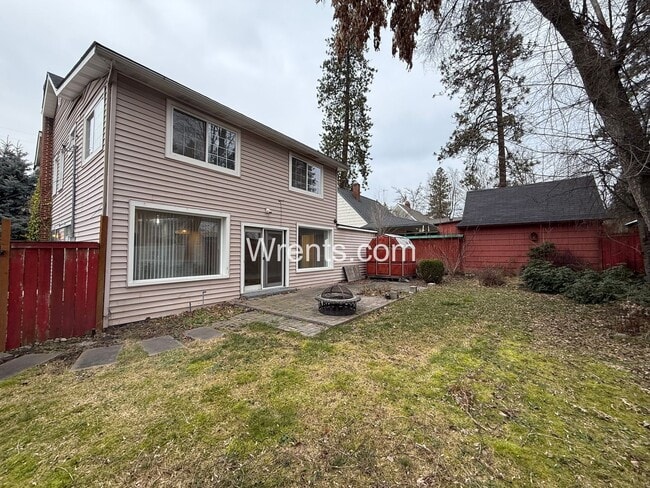 Building Photo - Beautiful 3 bed 2 bath updated home! Half off first months rent!