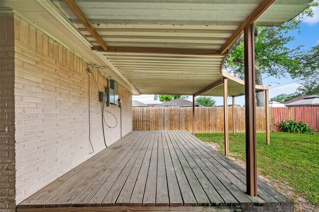 Building Photo - 15022 Chipman Ln.
