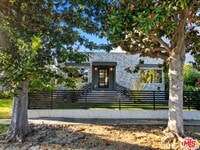 Building Photo - 10915 Ayres Ave