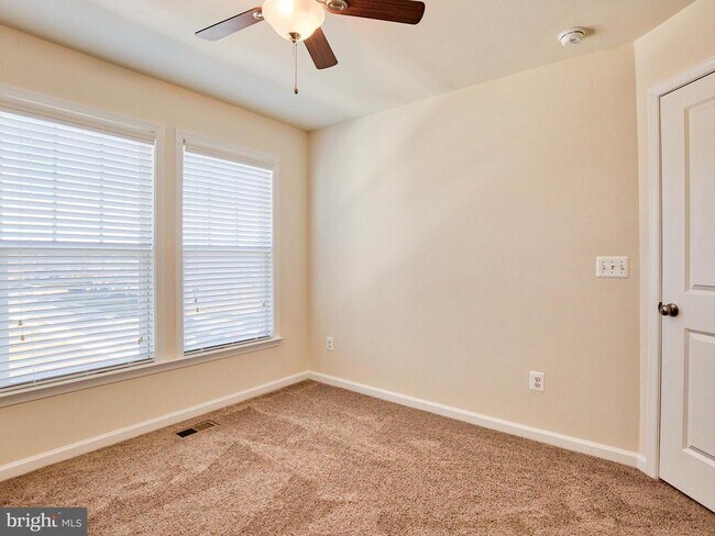 Building Photo - 127 Keller Ct