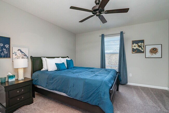 Building Photo - Brand new and fully furnished corporate executive home