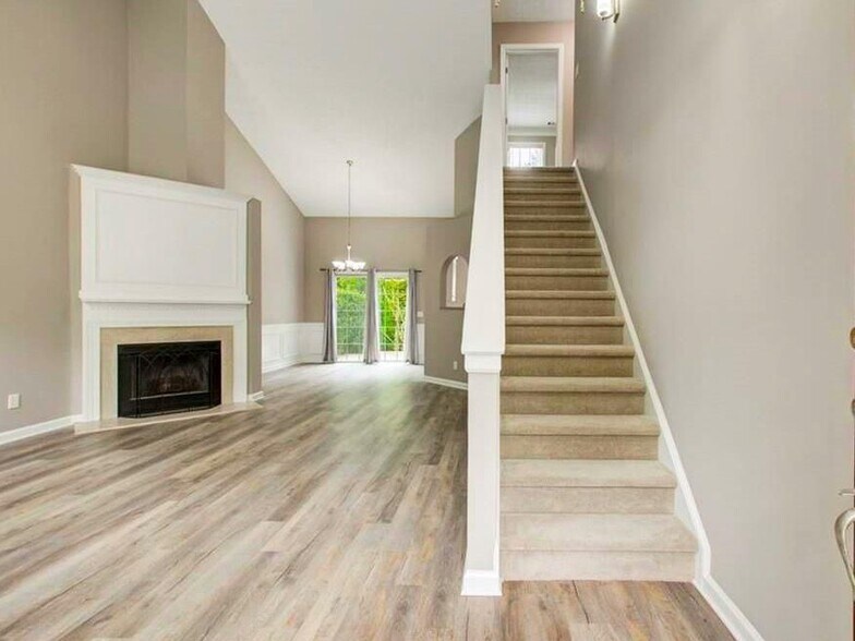 Building Photo - 3321 Serenade Ct