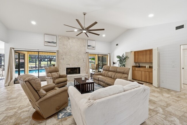 Building Photo - 3 Old Fence Rd