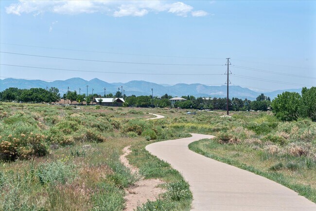 Building Photo - 9320 Cove Creek Dr