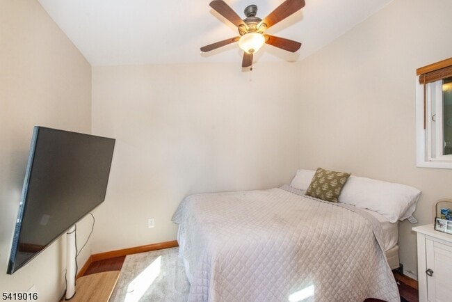 Building Photo - 25 Lake Rd